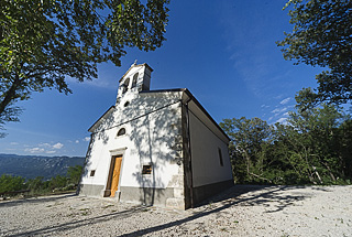 Cerkev sv. Marjete,  Planina nad Ajdovščino, Vipavska dolina, Slovenija, Evropa
